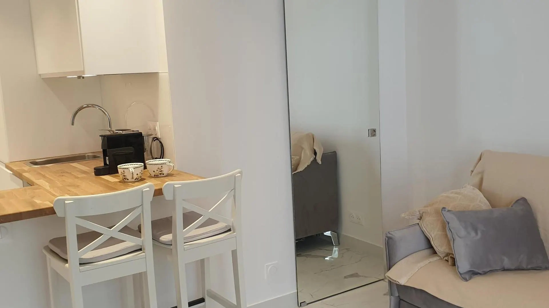 Apartment Studio Eiffel Tower Trocadero Paris