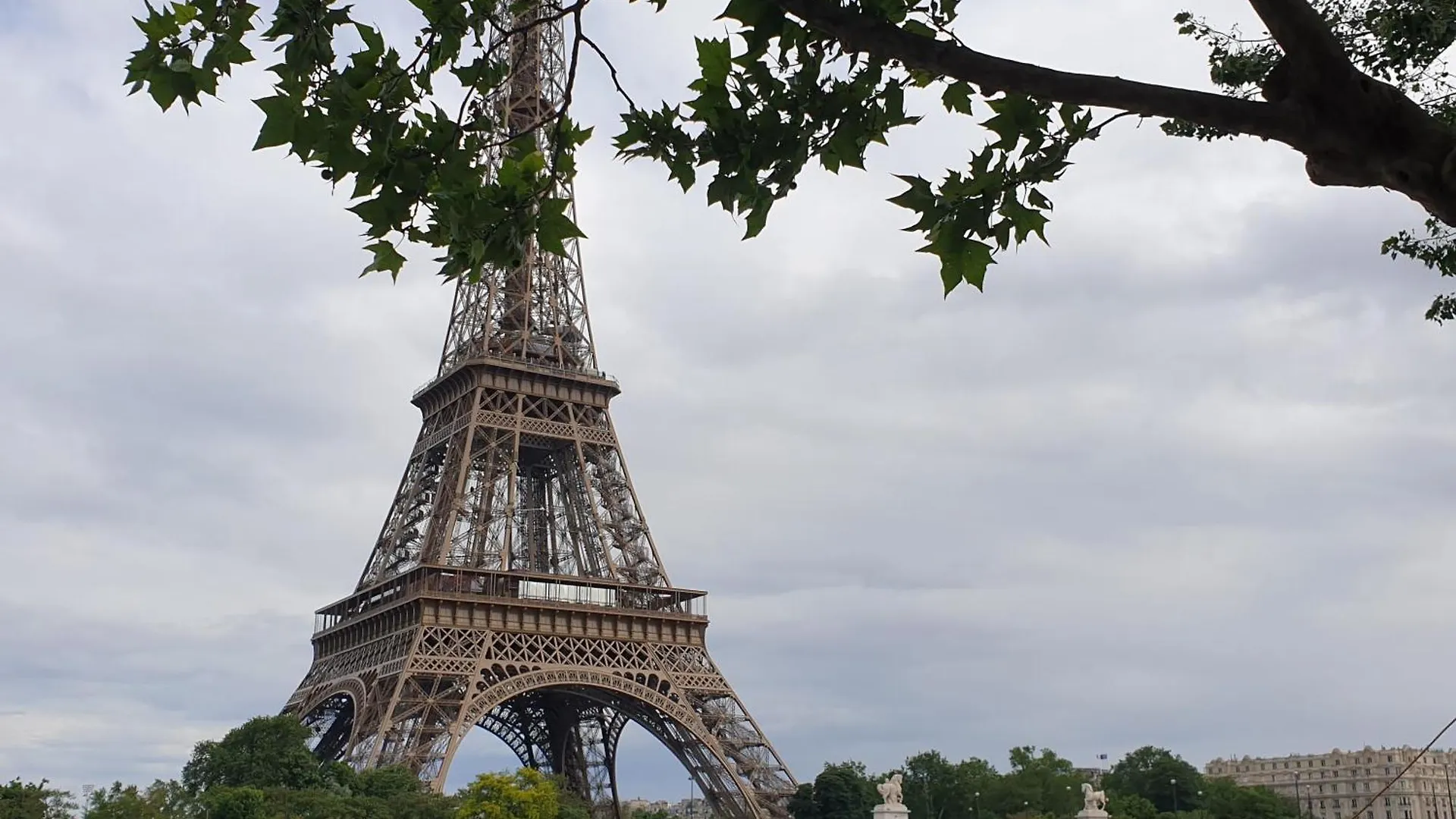 Studio Eiffel Tower Trocadero Paris France