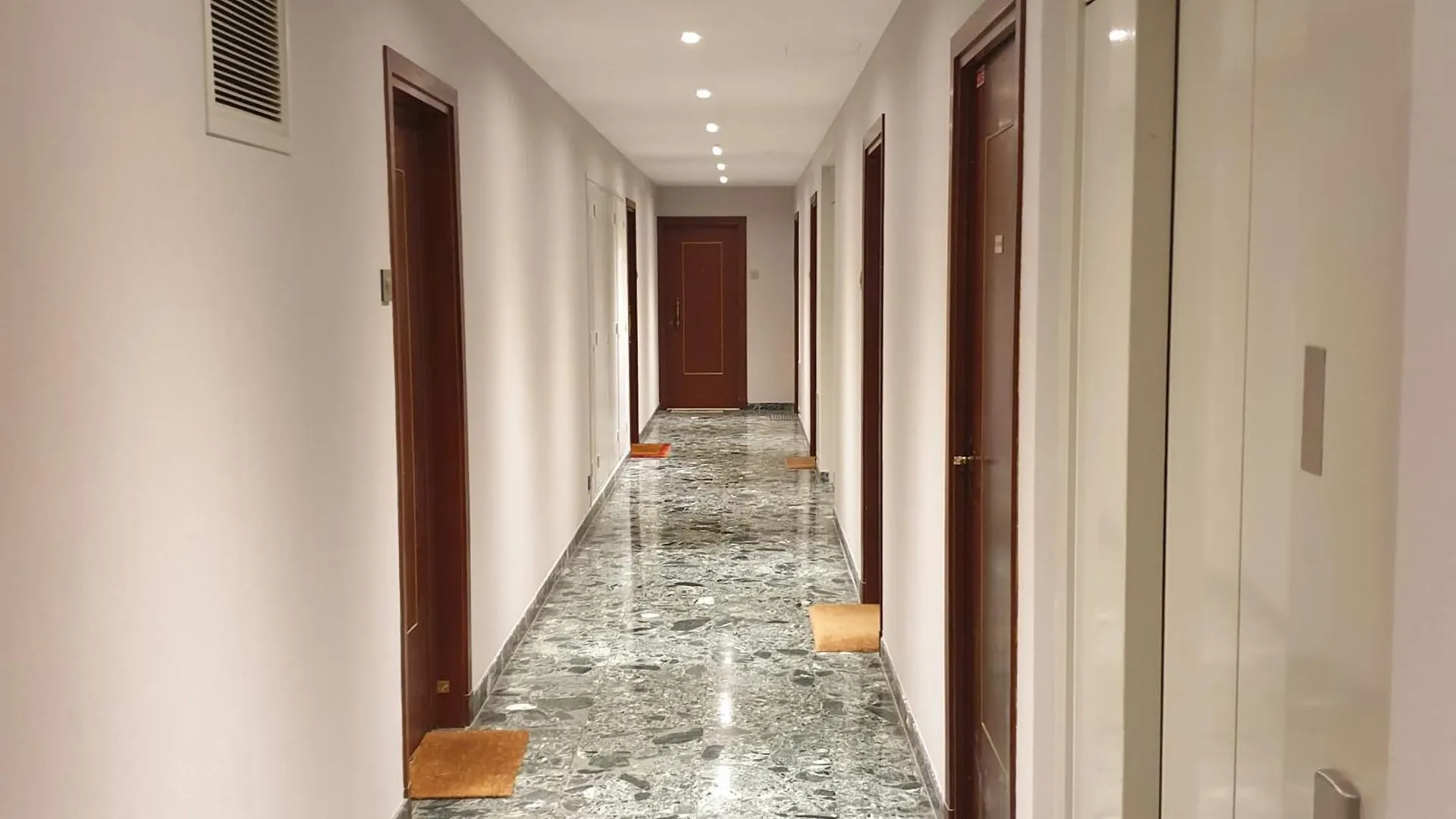 Appartement Studio Eiffel Tower Trocadero Paris France